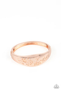 Paparazzi Fond of Florals - Rose Gold